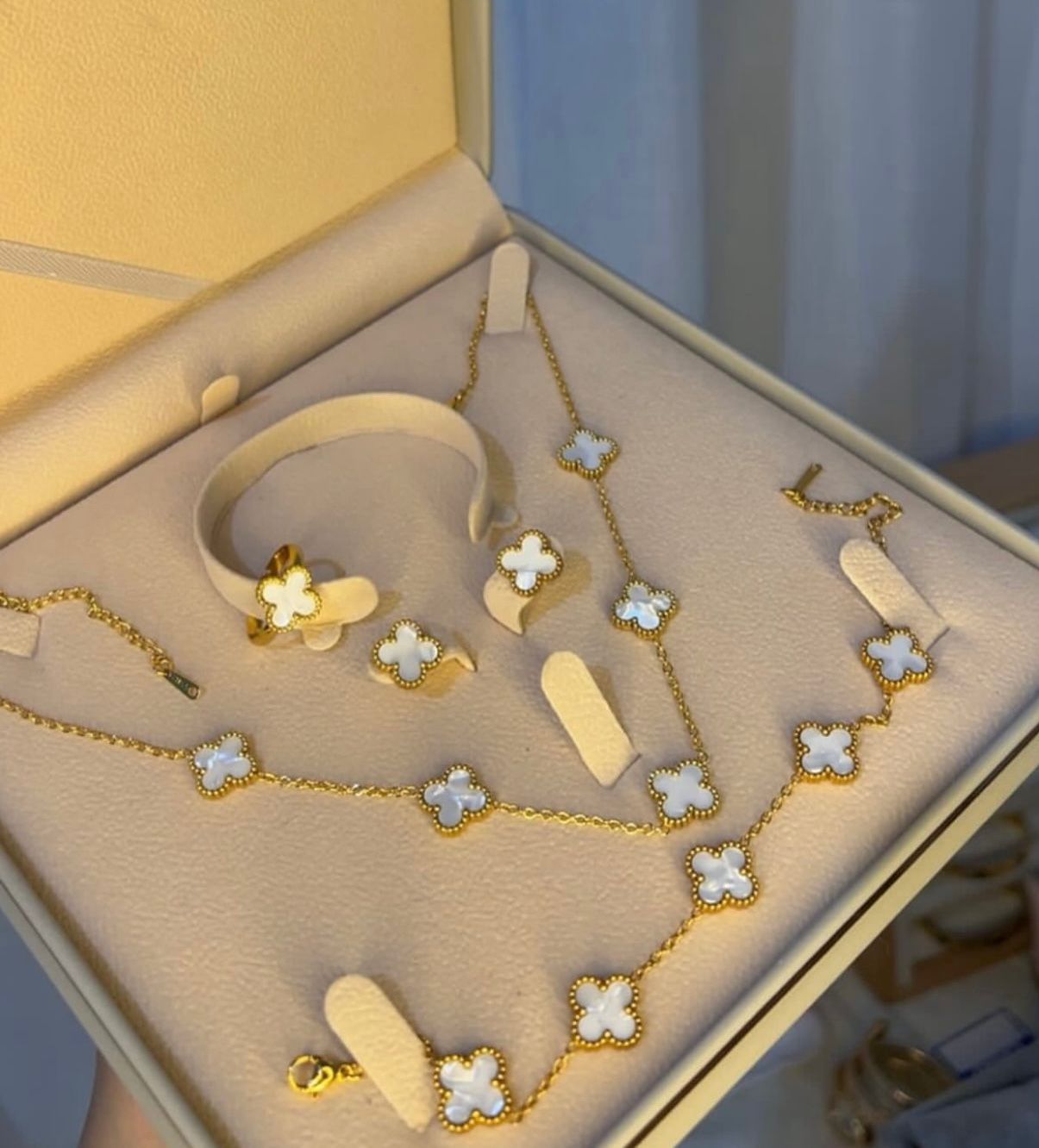 Clover combo set - White colour ..